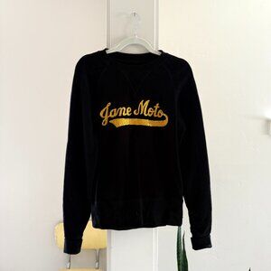 JANE MOTO BLACK ORGANIC COTTON CREWNECK SWEATSHIRT OLD GOLD FELT LETTERING